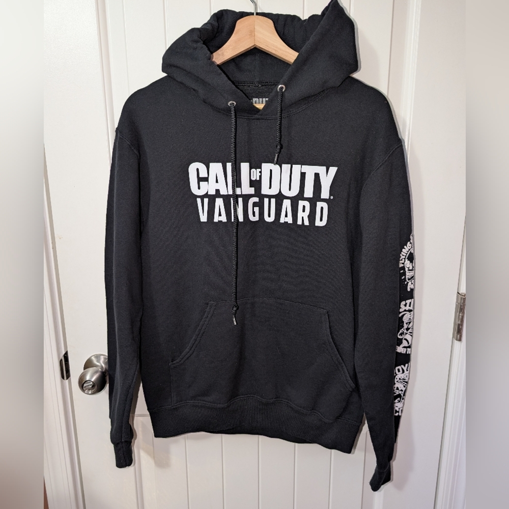 NWOT Call Of Duty Vanguard Hoodie Men's Small Black/White
